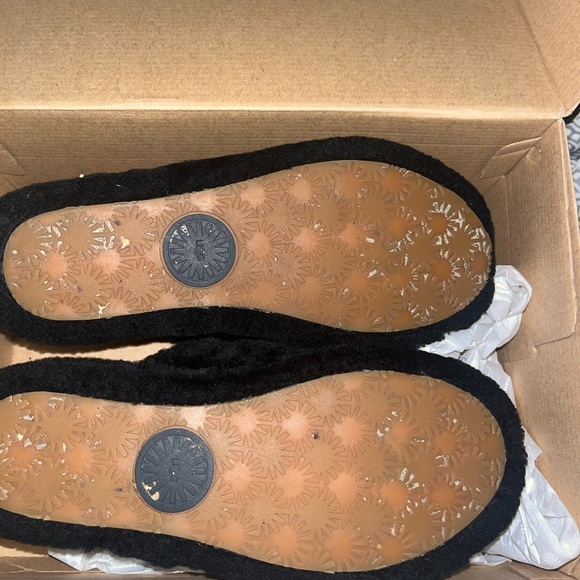 Women’s ugg slipper size 8 - Picture 2 of 3